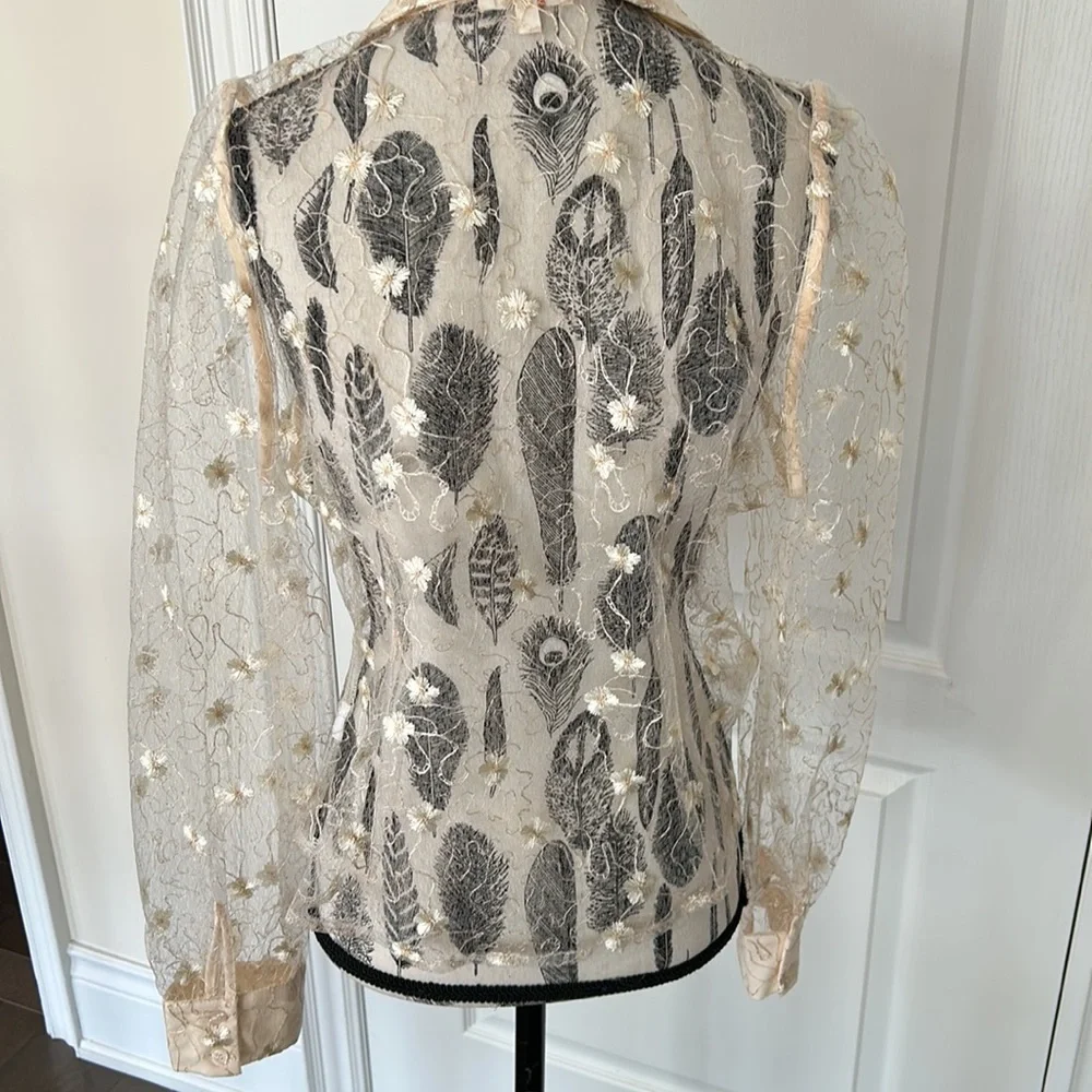 See through blouse - Picture 4 of 5